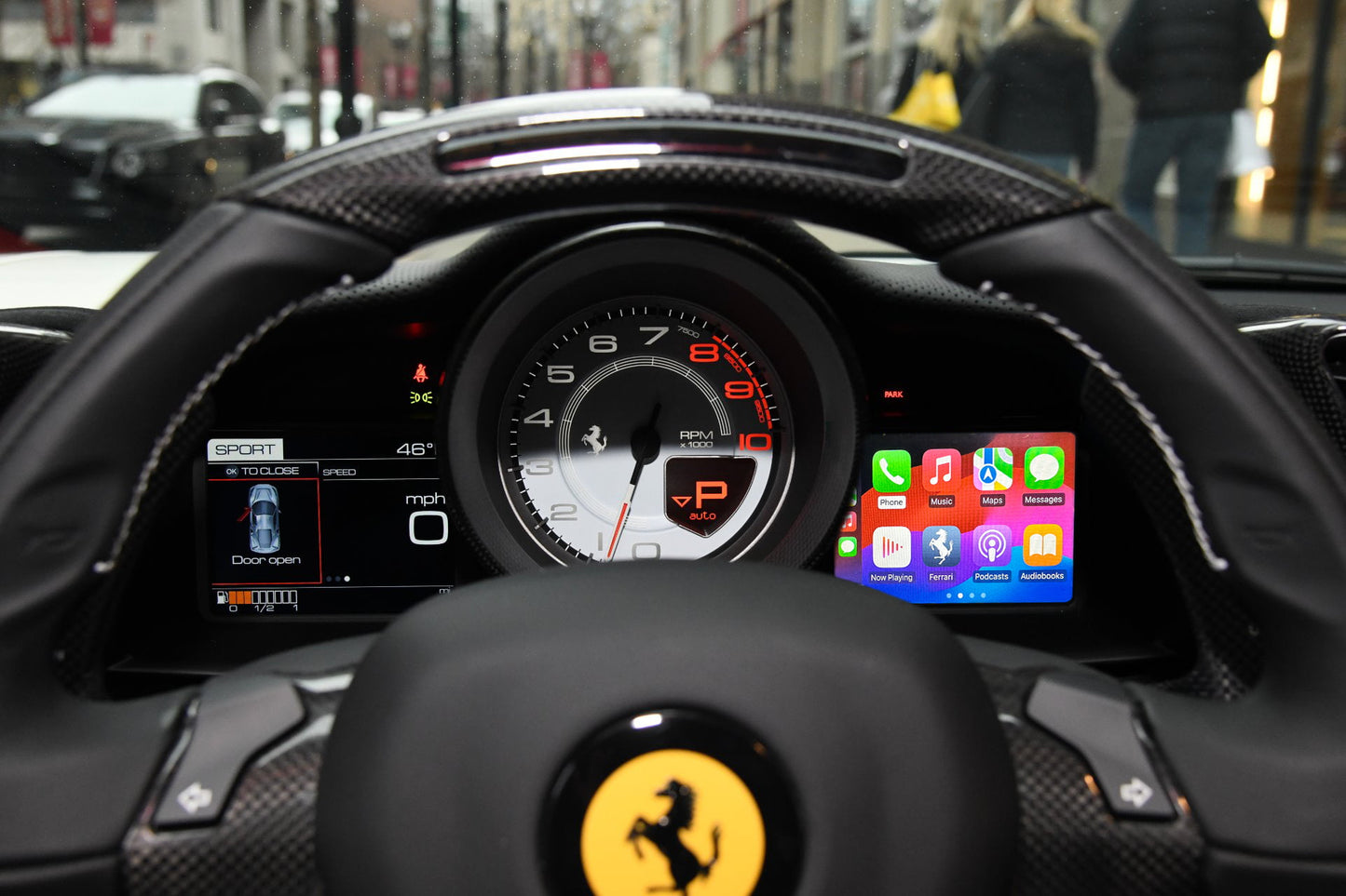 Wireless Carplay & Android Auto (488) Ferrari